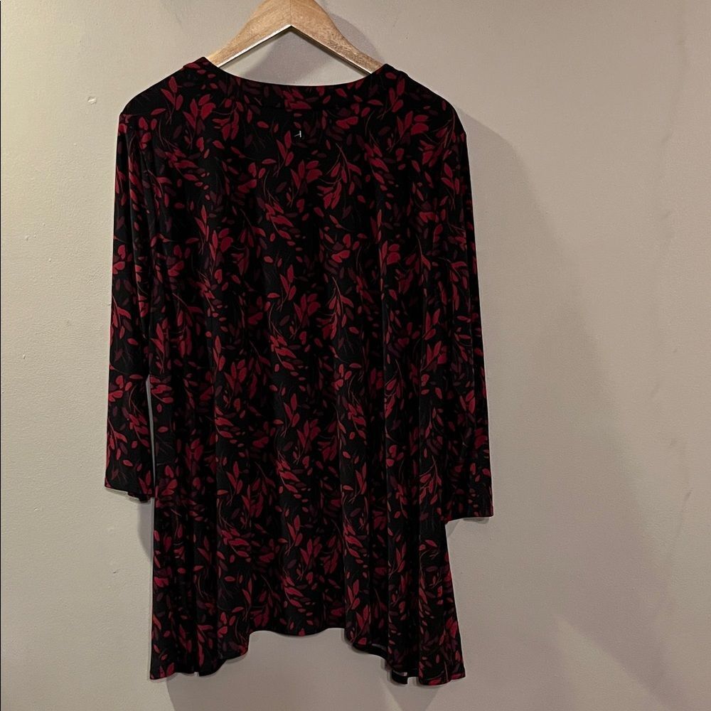 Anne Klein Black and Red Floral Top - Picture 6 of 8